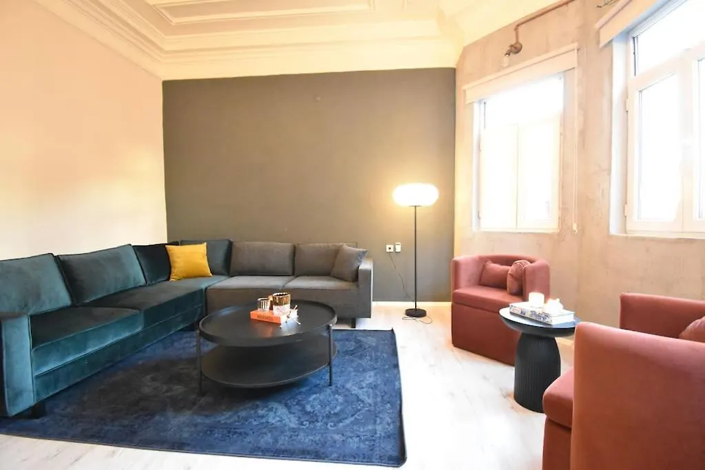 Stunning 6Br 4Bath Near Tram Villa Istanbul 0*,  Turkiet
