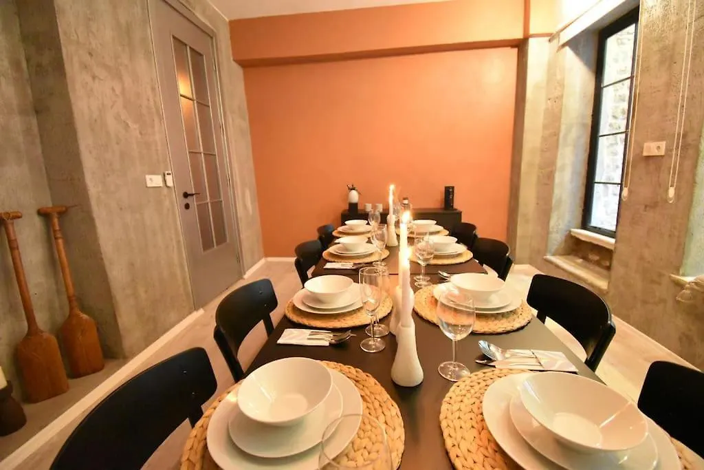 Stunning 6Br 4Bath Near Tram Villa Istanbul
