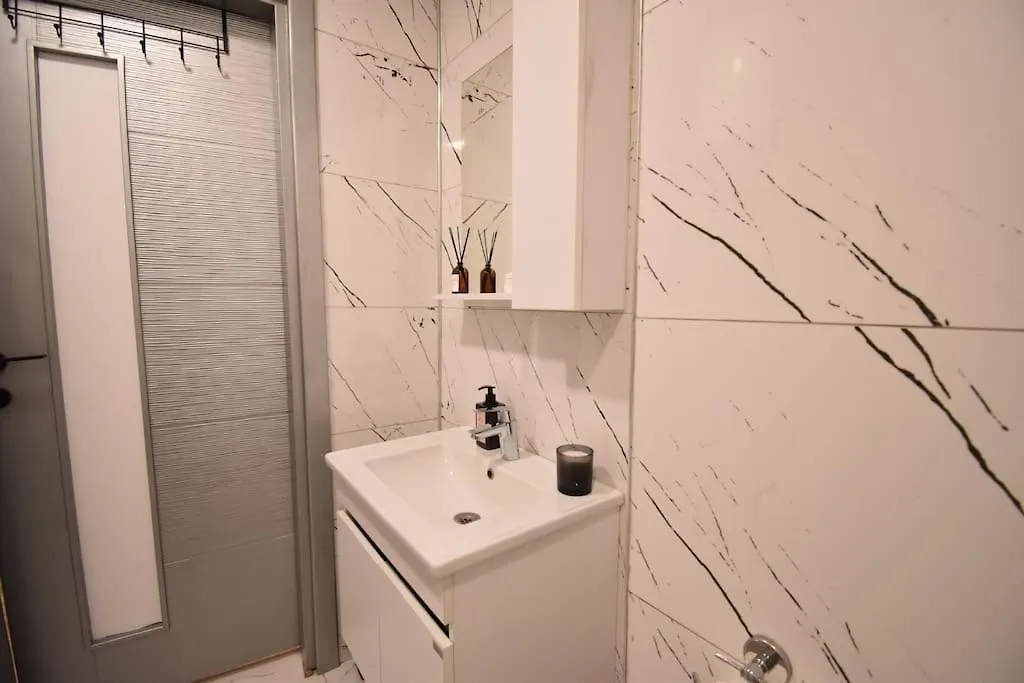 Stunning 6Br 4Bath Near Tram Villa Istanbul
