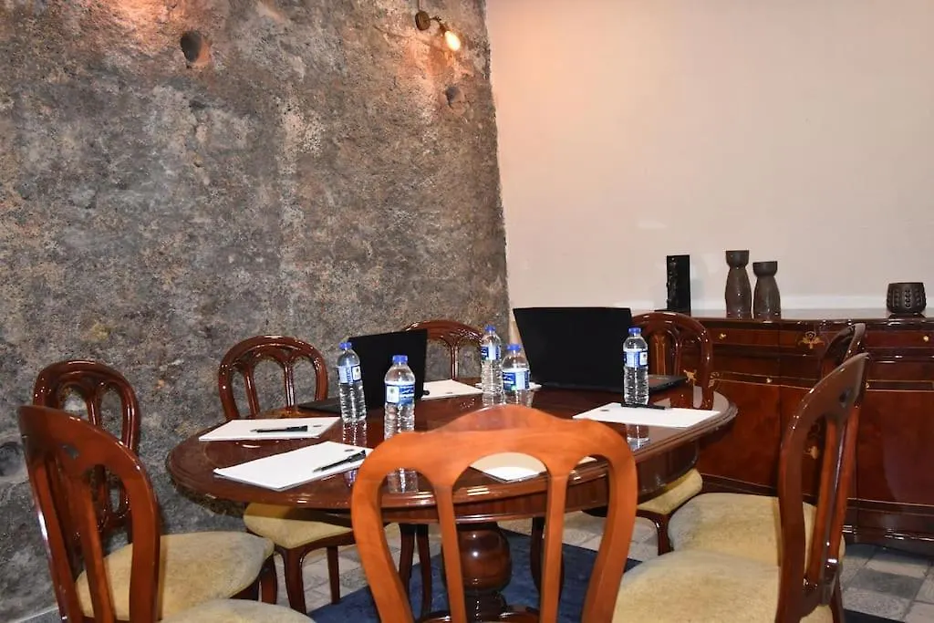 Stunning 6Br 4Bath Near Tram Villa Istanbul