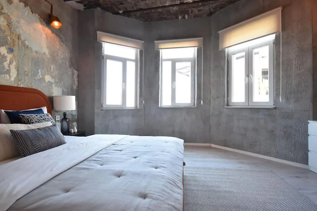 Stunning 6Br 4Bath Near Tram Villa Istanbul 0*,  Turkiet