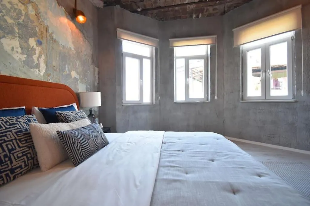 Stunning 6Br 4Bath Near Tram Villa Istanbul