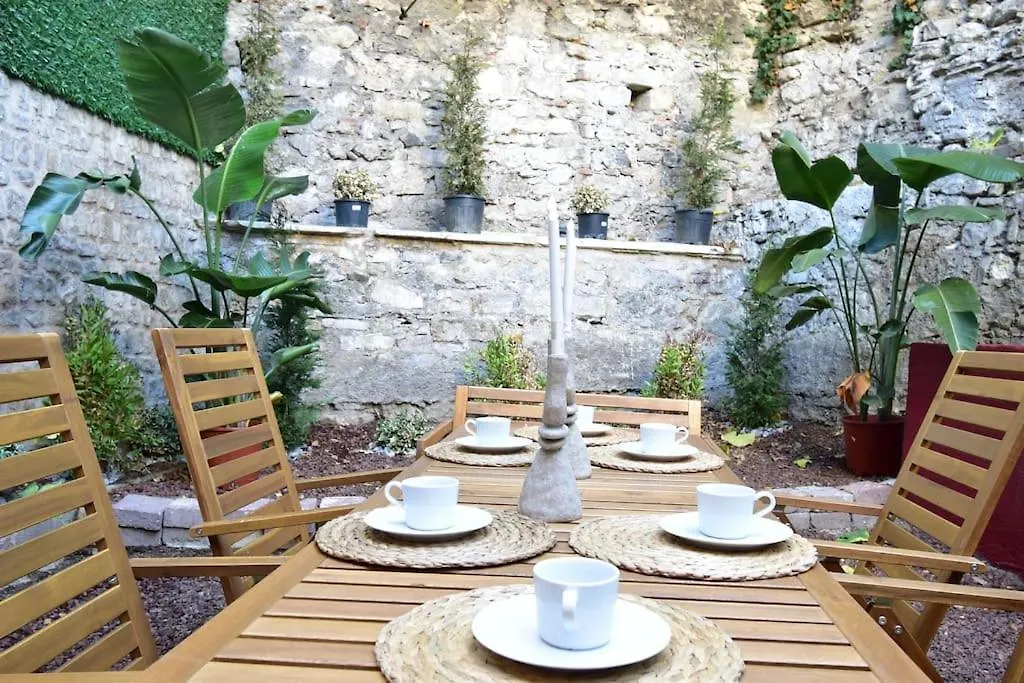 Stunning 6Br 4Bath Near Tram Villa Istanbul