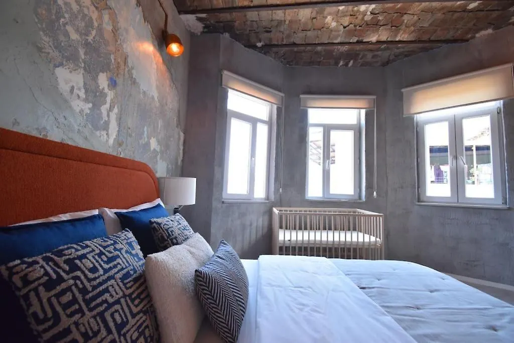 Stunning 6Br 4Bath Near Tram Villa Istanbul