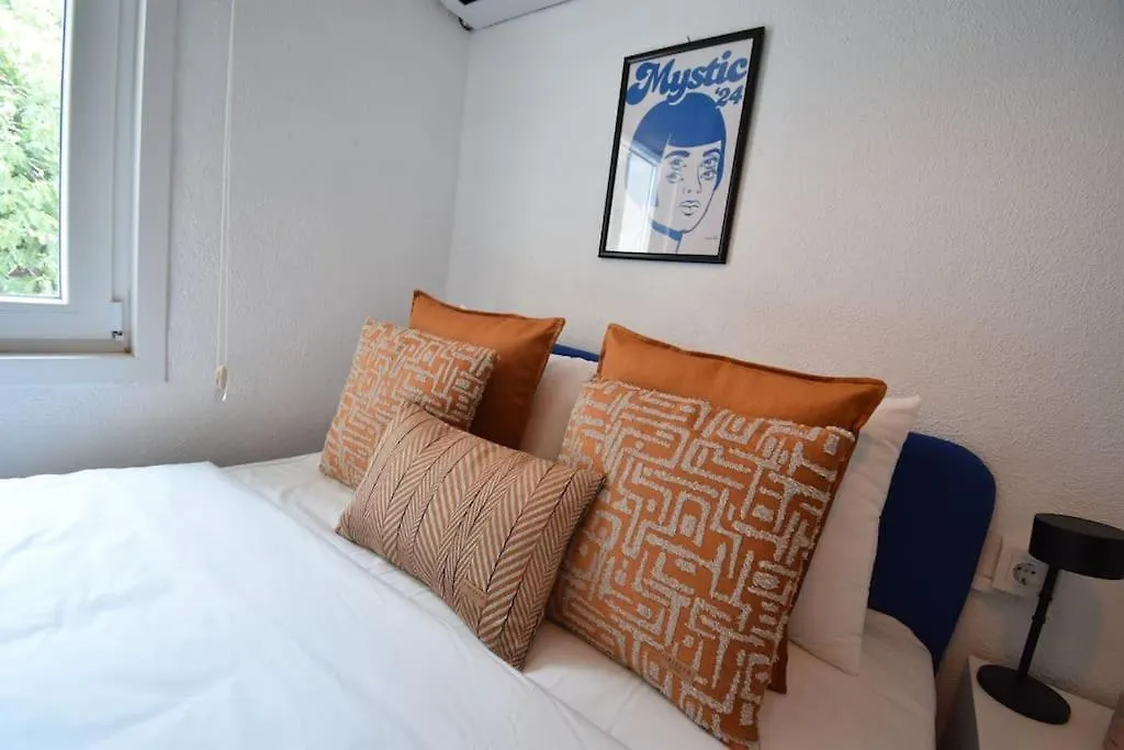 Stunning 6Br 4Bath Near Tram Villa Istanbul