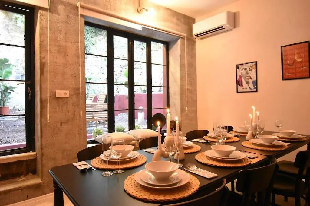 Stunning 6Br 4Bath Near Tram Villa Istanbul