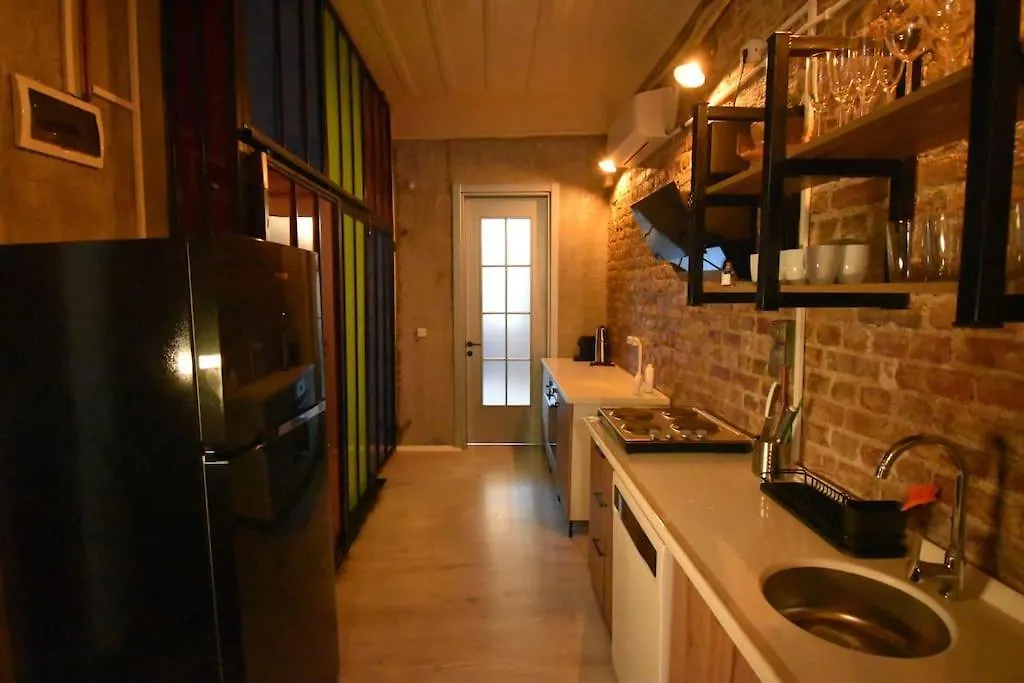 Stunning 6Br 4Bath Near Tram Villa Istanbul