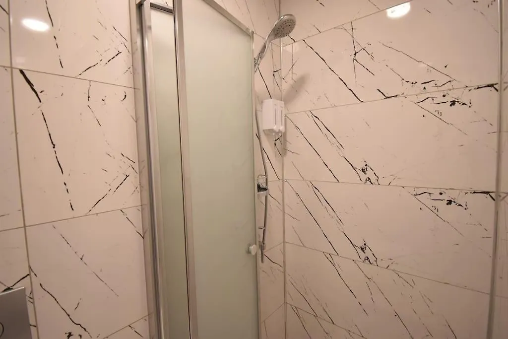 Stunning 6Br 4Bath Near Tram Villa Istanbul 0*,