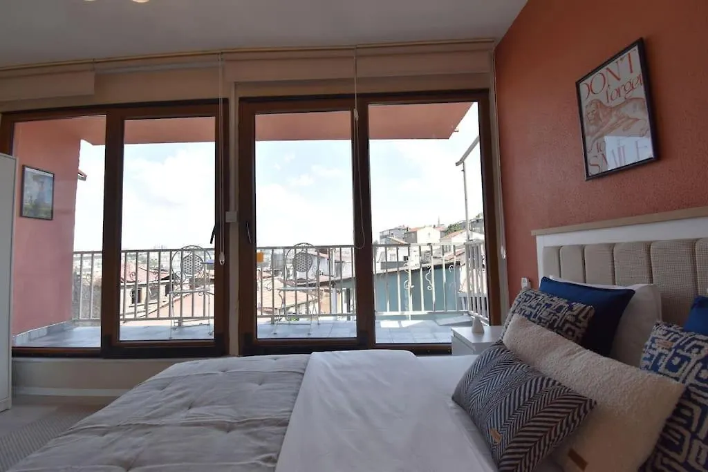 Stunning 6Br 4Bath Near Tram Villa Istanbul
